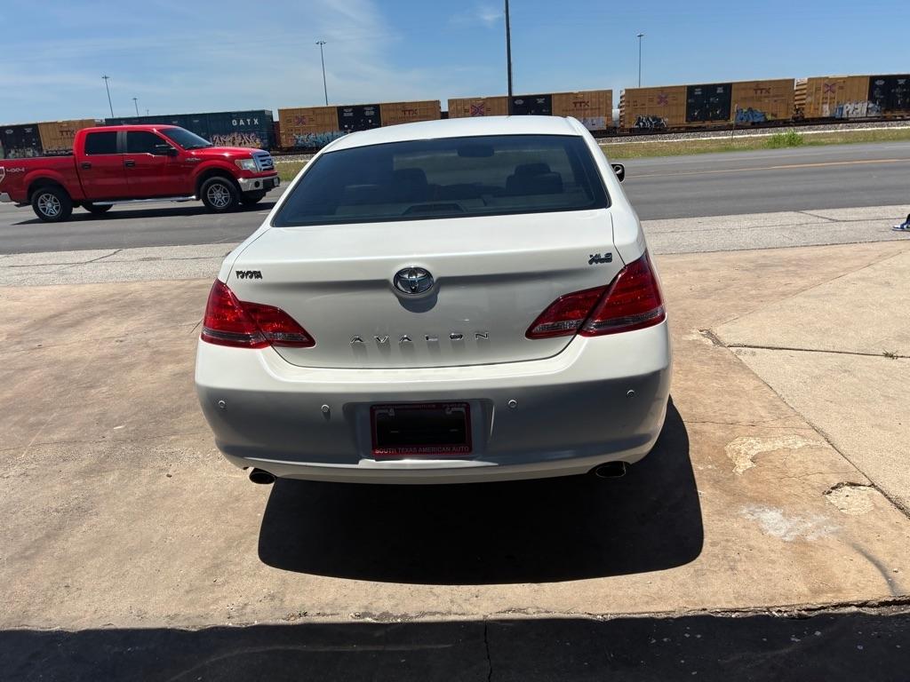 Toyota Avalon XL 2006