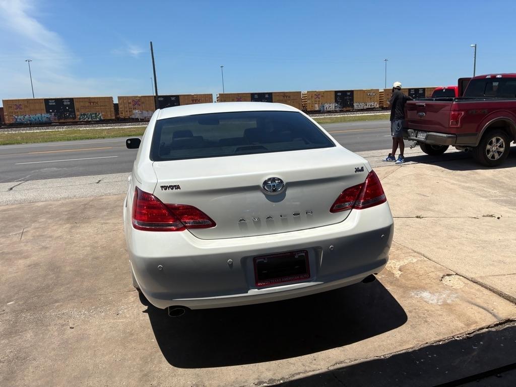 Toyota Avalon XL 2006