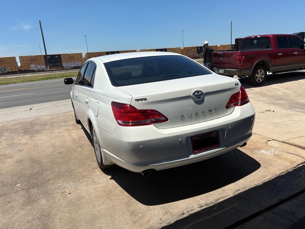 Toyota Avalon XL 2006