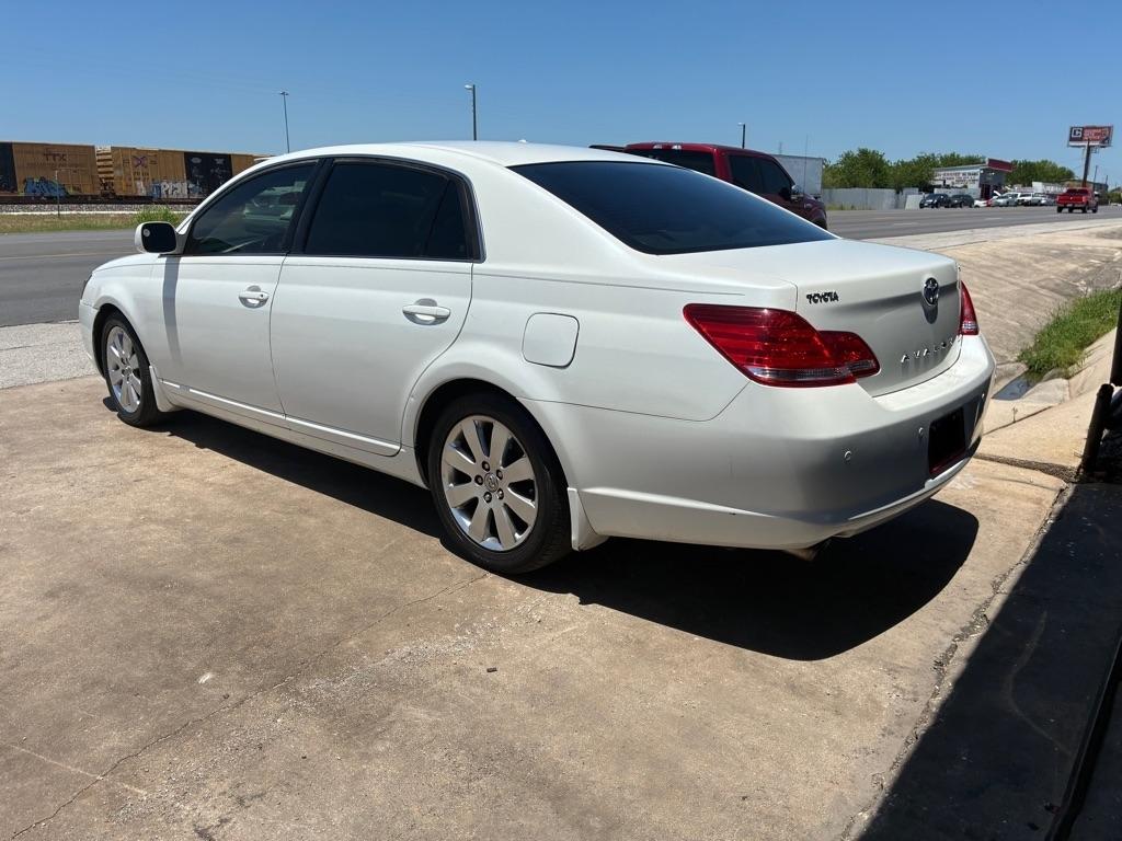 Toyota Avalon XL 2006