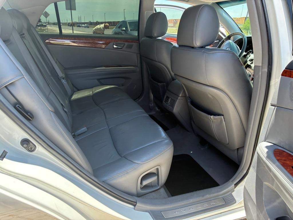 Toyota Avalon XL 2006