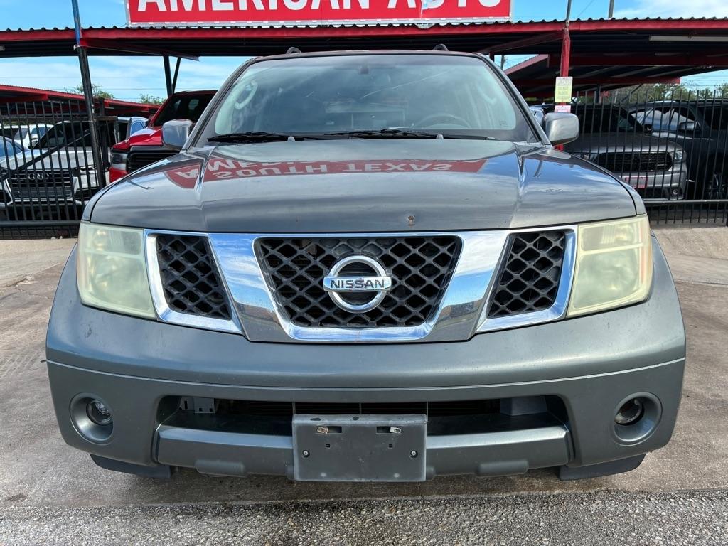 Nissan Pathfinder LE 2WD 2005