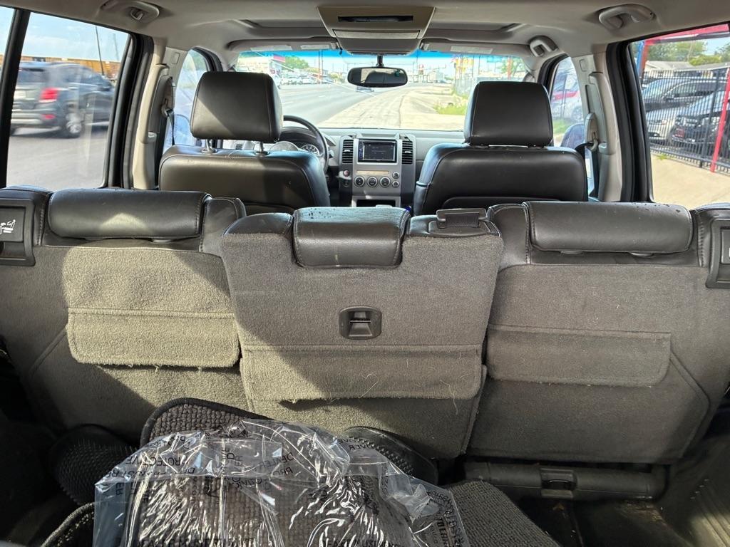 Nissan Pathfinder LE 2WD 2005