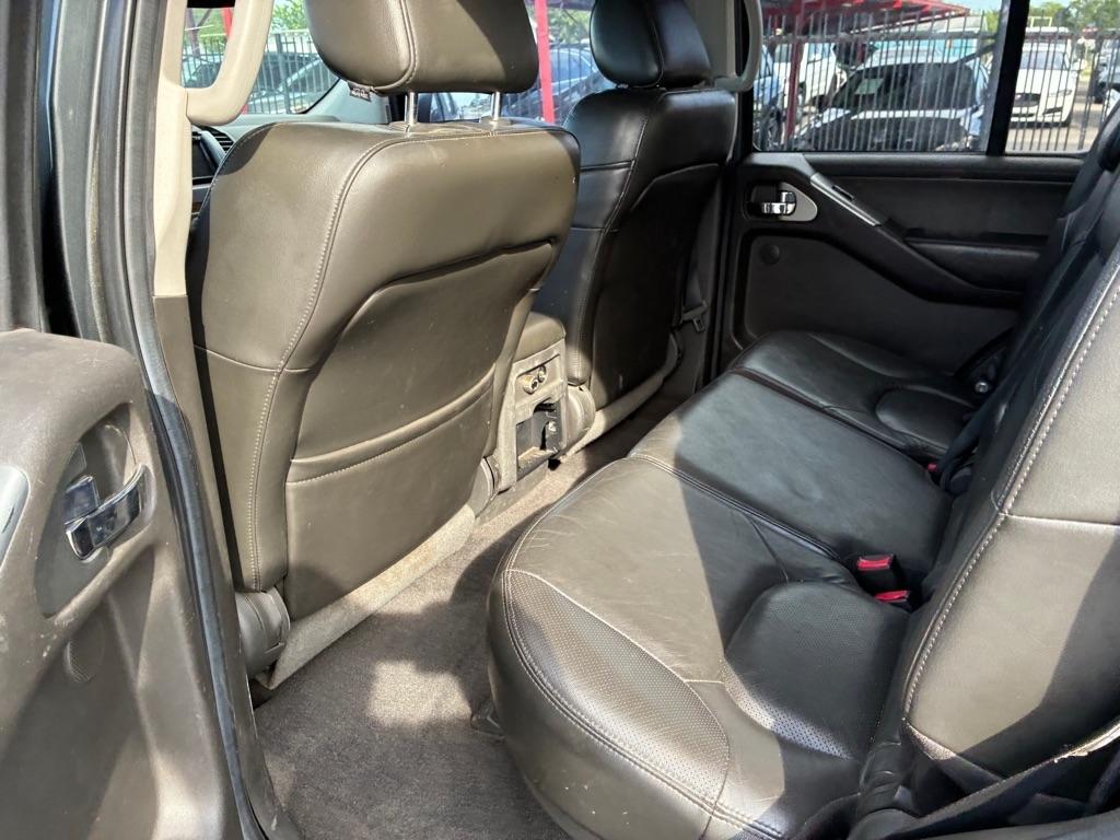 Nissan Pathfinder LE 2WD 2005