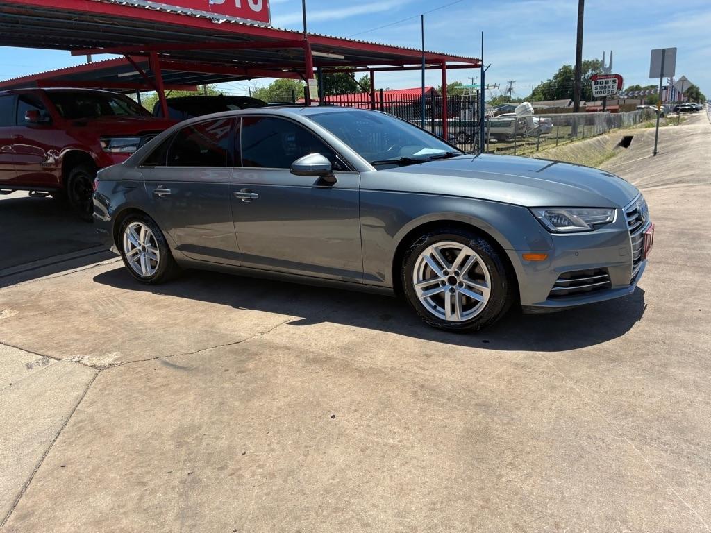Audi A4 2.0T Premium quattro Sedan 2017
