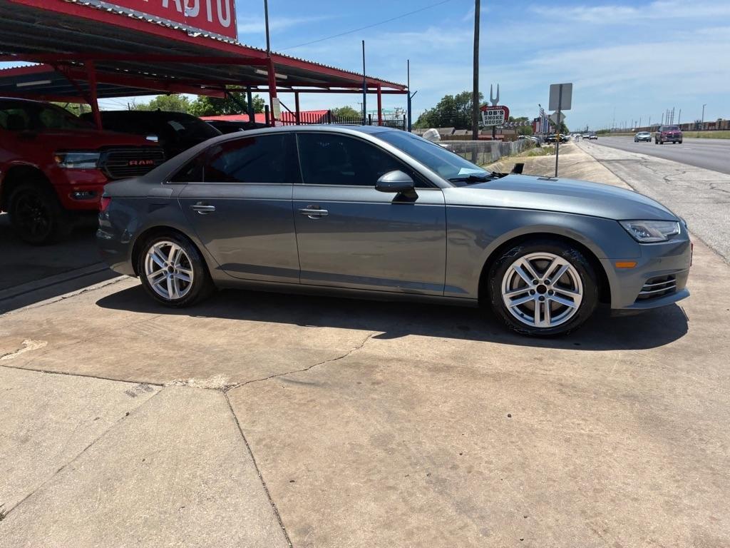 Audi A4 2.0T Premium quattro Sedan 2017