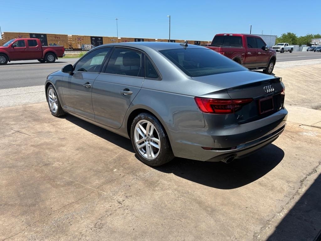 Audi A4 2.0T Premium quattro Sedan 2017