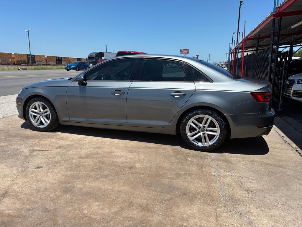 Audi A4 2.0T Premium quattro Sedan 2017