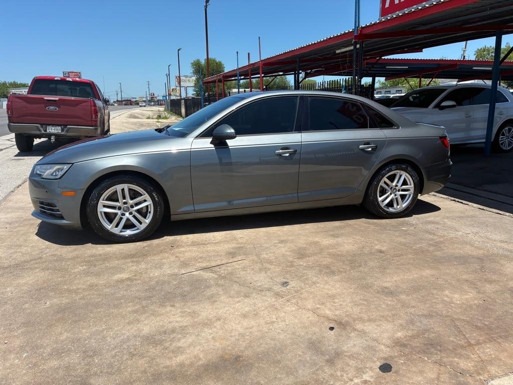 Audi A4 2.0T Premium quattro Sedan 2017