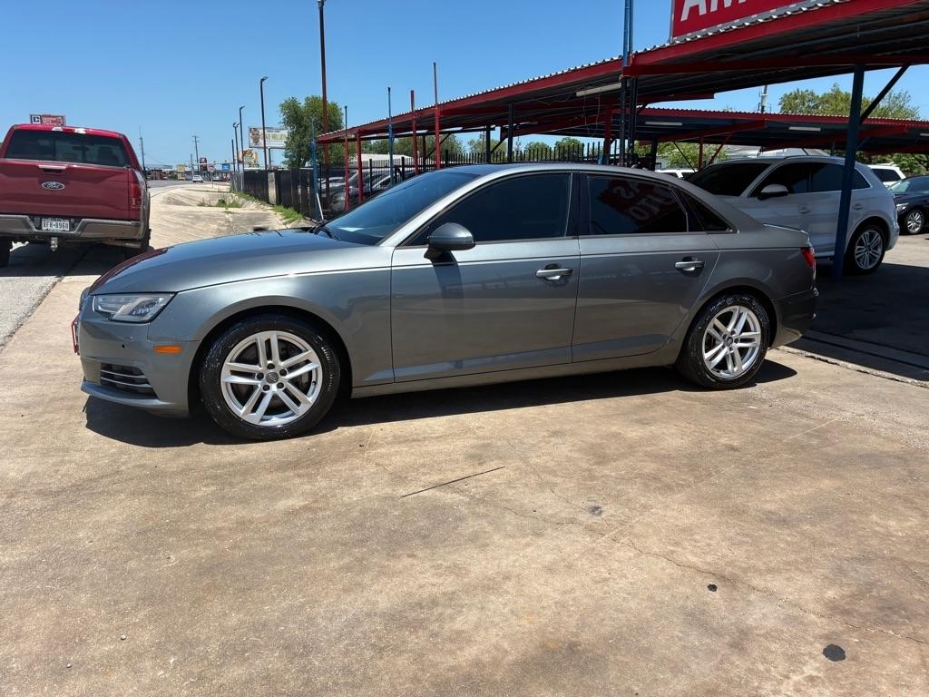 Audi A4 2.0T Premium quattro Sedan 2017