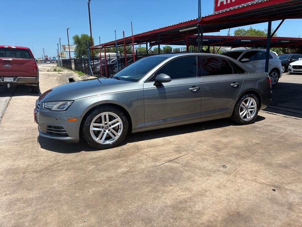 Audi A4 2.0T Premium quattro Sedan 2017
