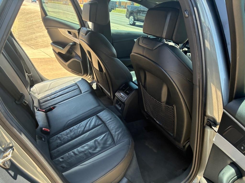 Audi A4 2.0T Premium quattro Sedan 2017