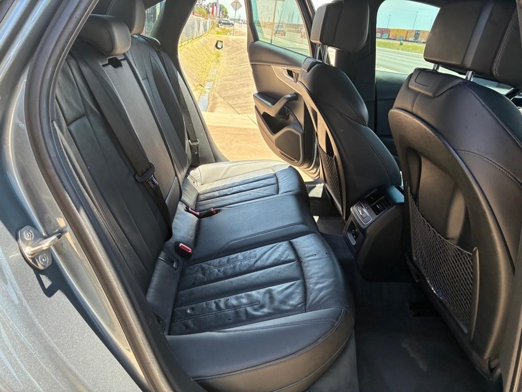 Audi A4 2.0T Premium quattro Sedan 2017