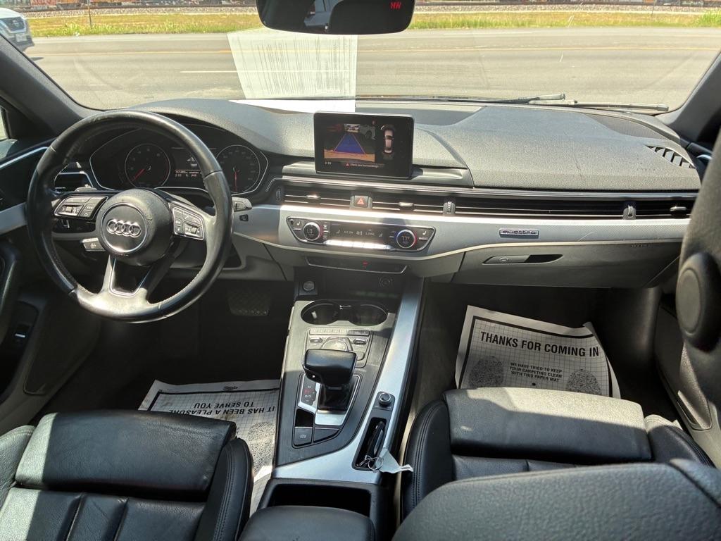 Audi A4 2.0T Premium quattro Sedan 2017