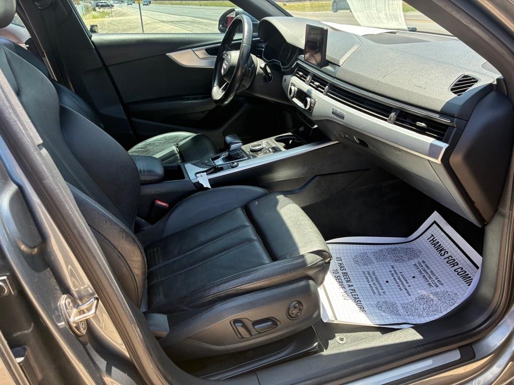 Audi A4 2.0T Premium quattro Sedan 2017