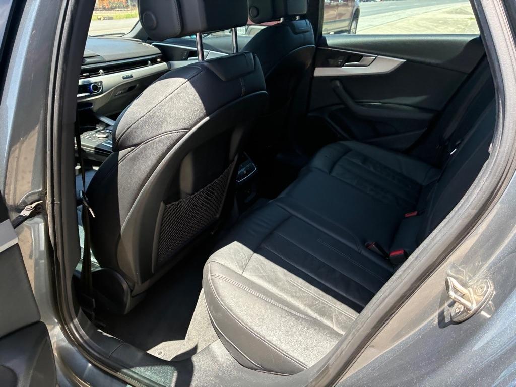 Audi A4 2.0T Premium quattro Sedan 2017