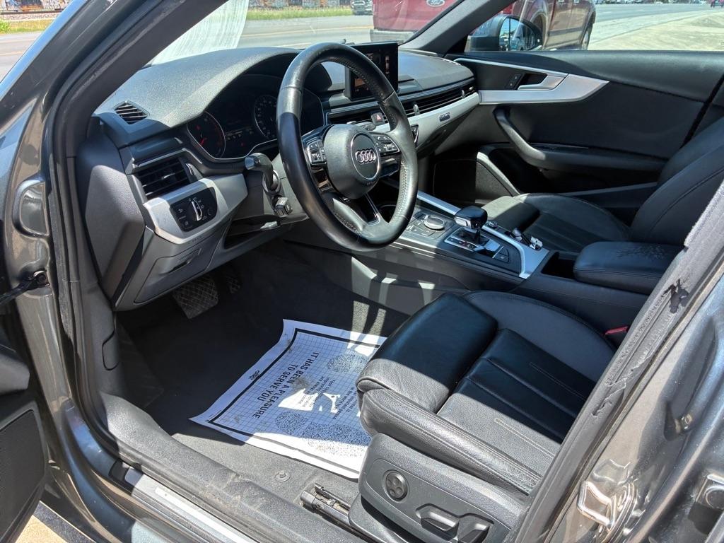Audi A4 2.0T Premium quattro Sedan 2017