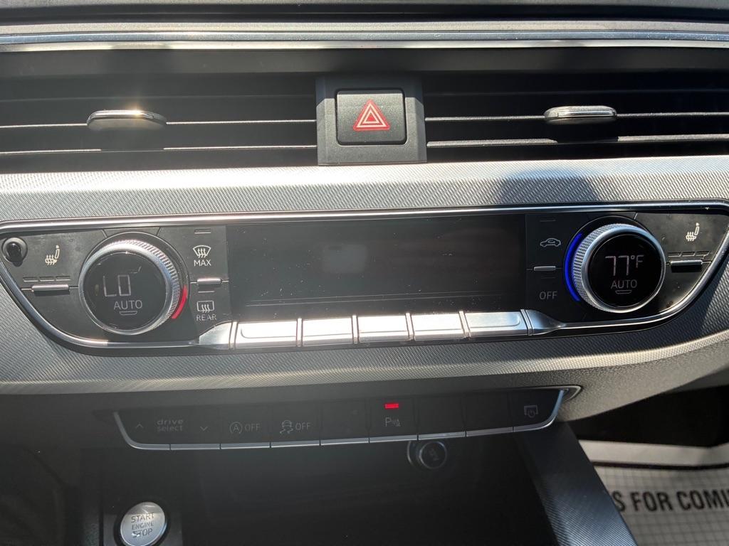 Audi A4 2.0T Premium quattro Sedan 2017