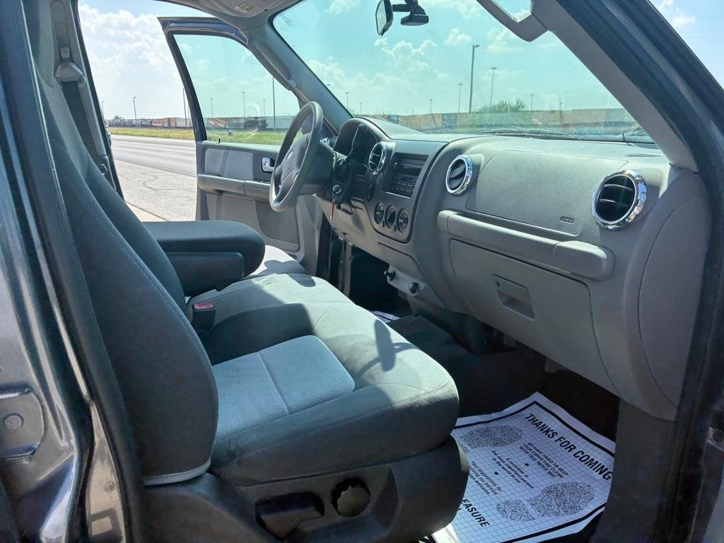 Ford Expedition XLT 4WD 2005