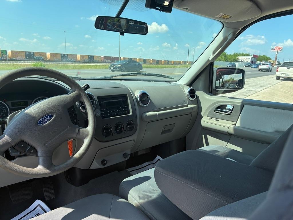 Ford Expedition XLT 4WD 2005