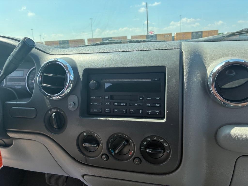 Ford Expedition XLT 4WD 2005