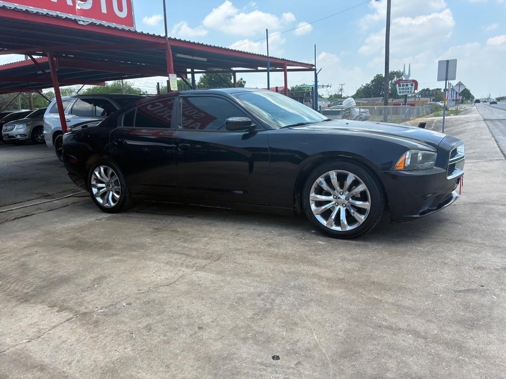 Dodge Charger SE 2012