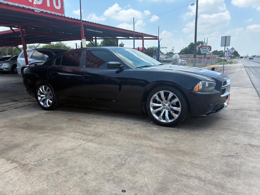 Dodge Charger SE 2012