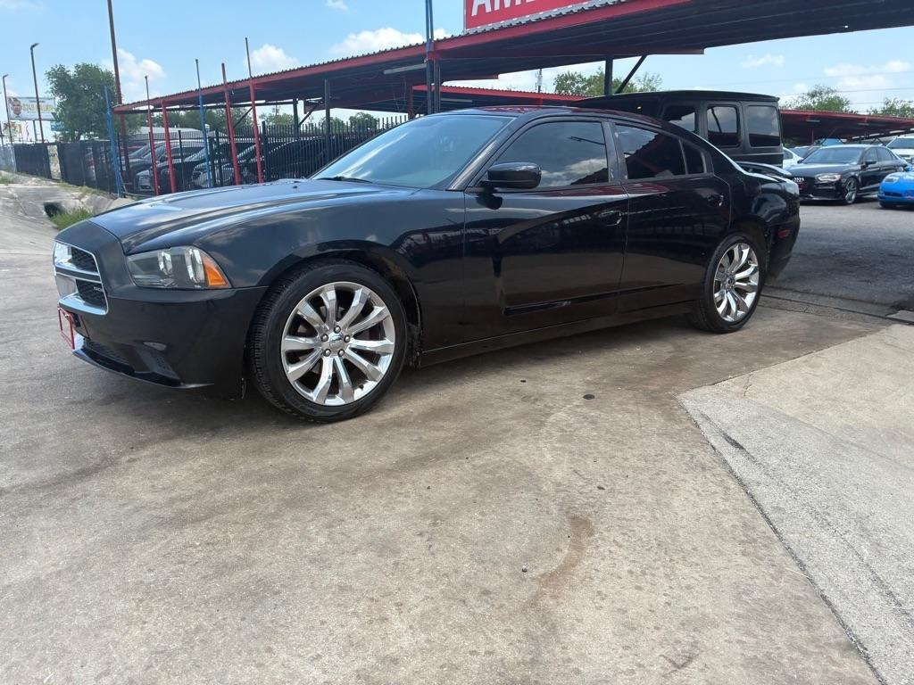Dodge Charger SE 2012