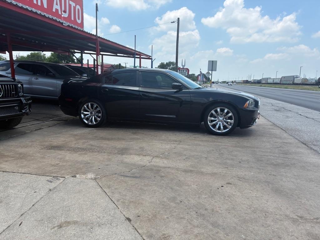 Dodge Charger SE 2012