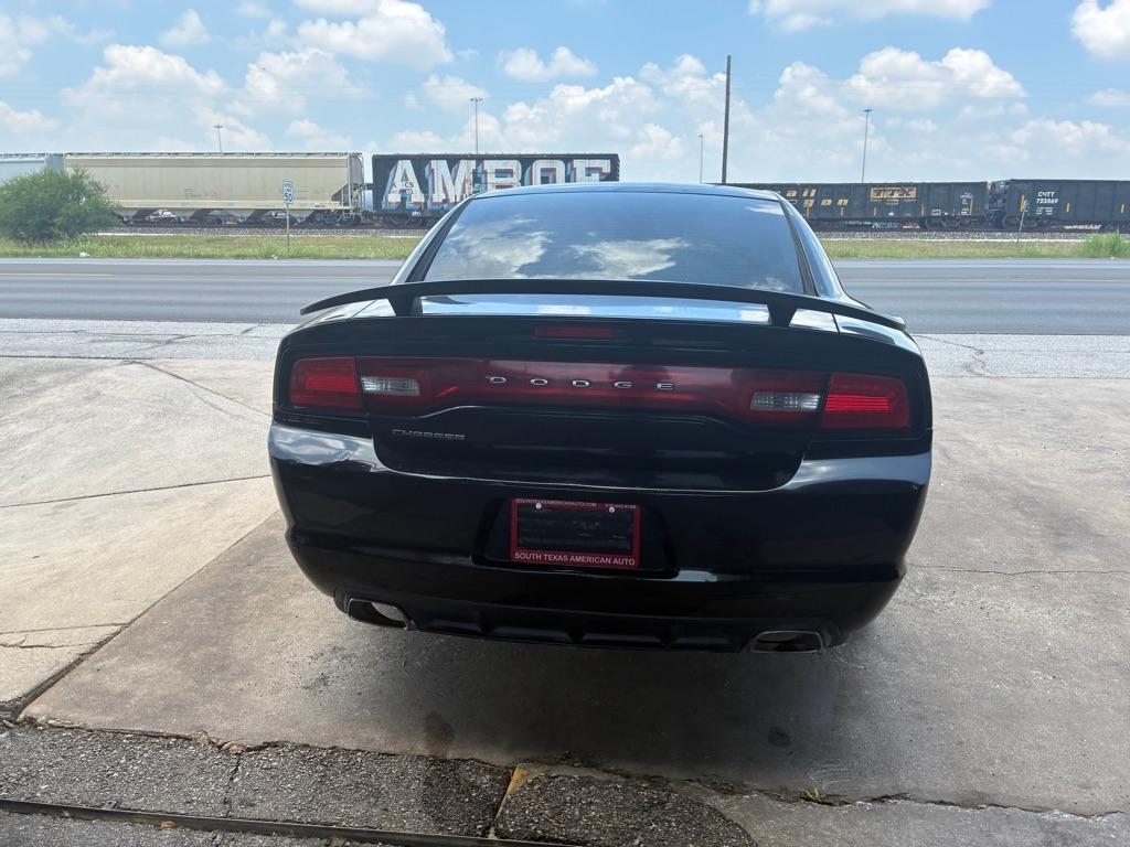 Dodge Charger SE 2012