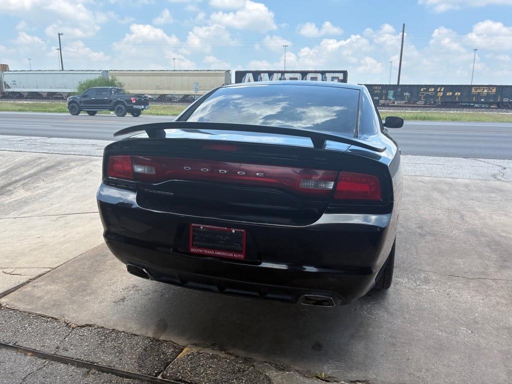 Dodge Charger SE 2012