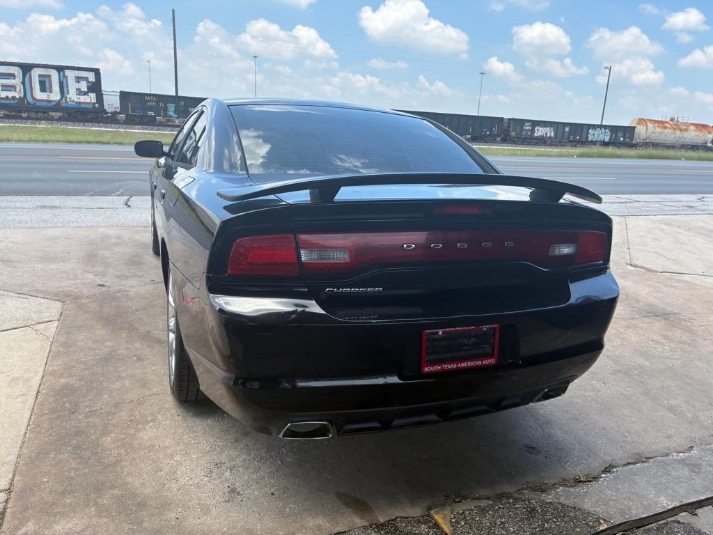 Dodge Charger SE 2012