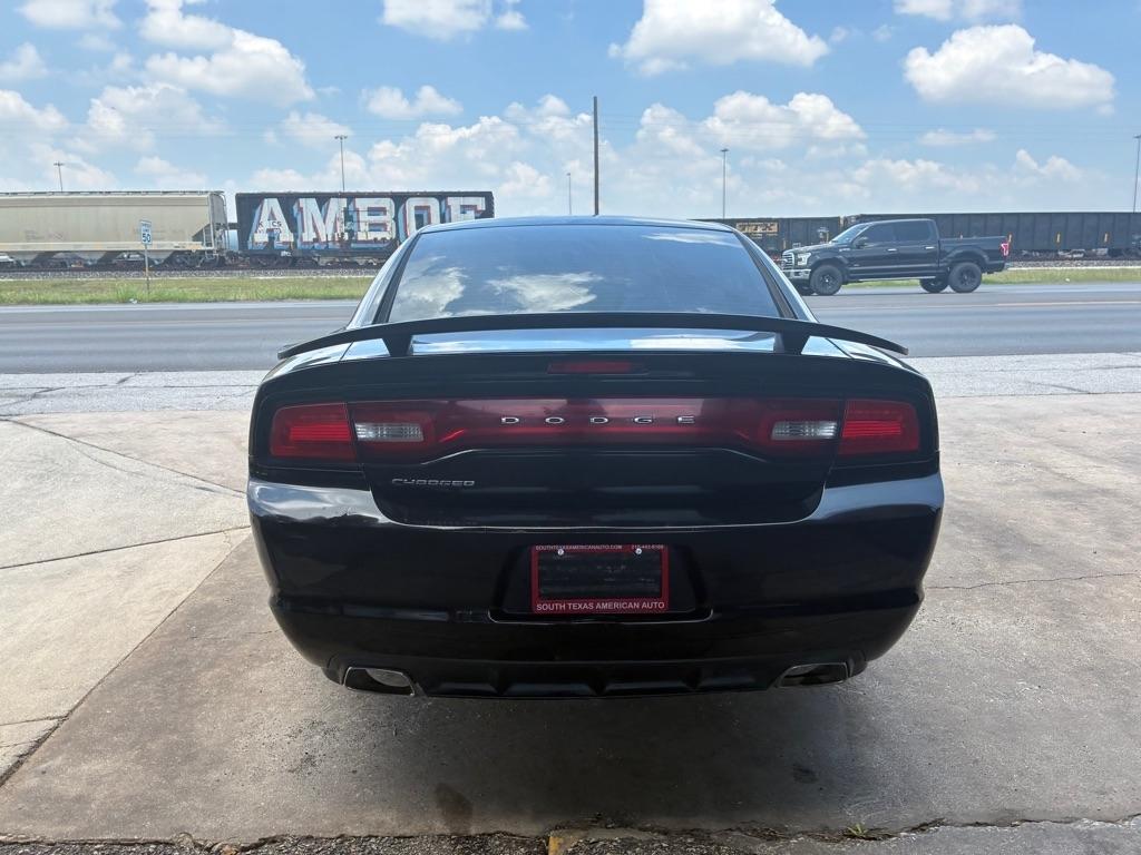Dodge Charger SE 2012