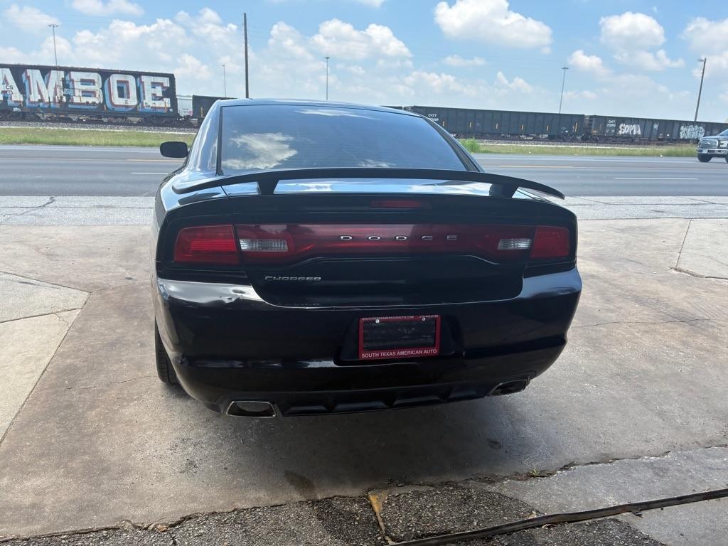 Dodge Charger SE 2012