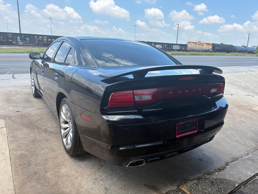 Dodge Charger SE 2012