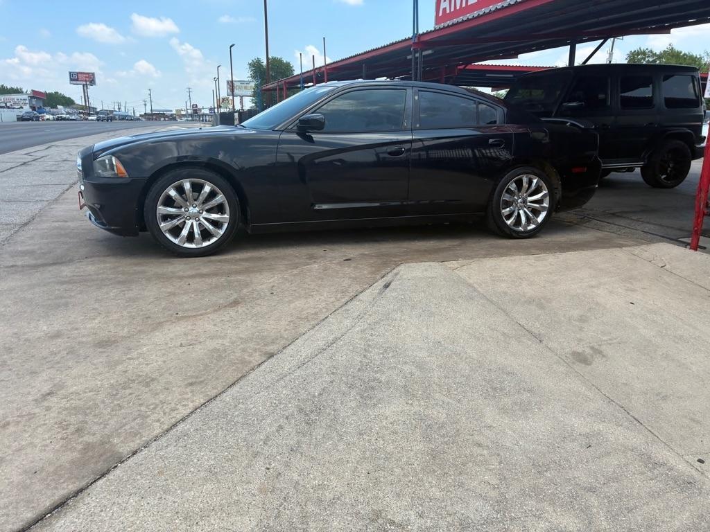 Dodge Charger SE 2012