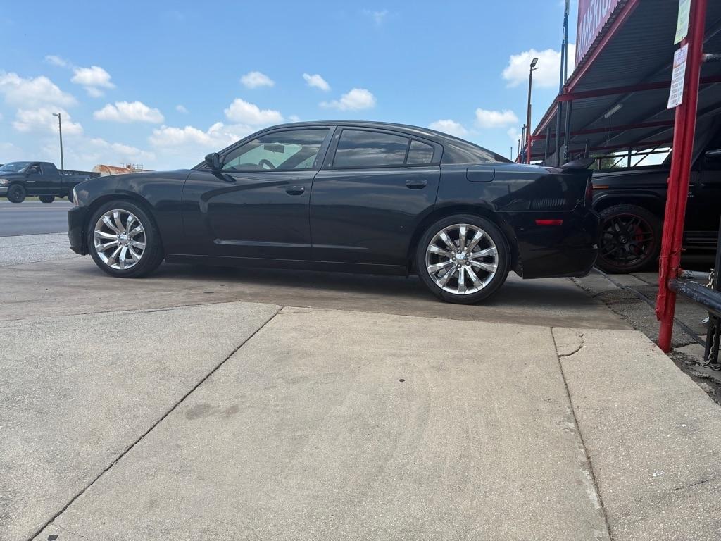 Dodge Charger SE 2012