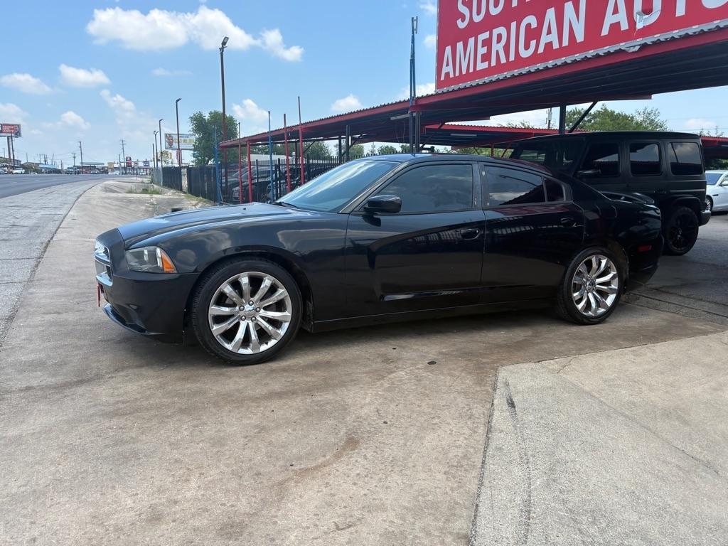 Dodge Charger SE 2012