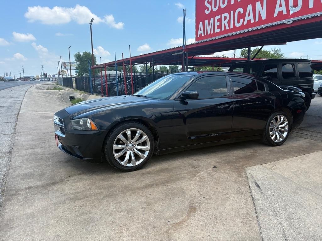 Dodge Charger SE 2012