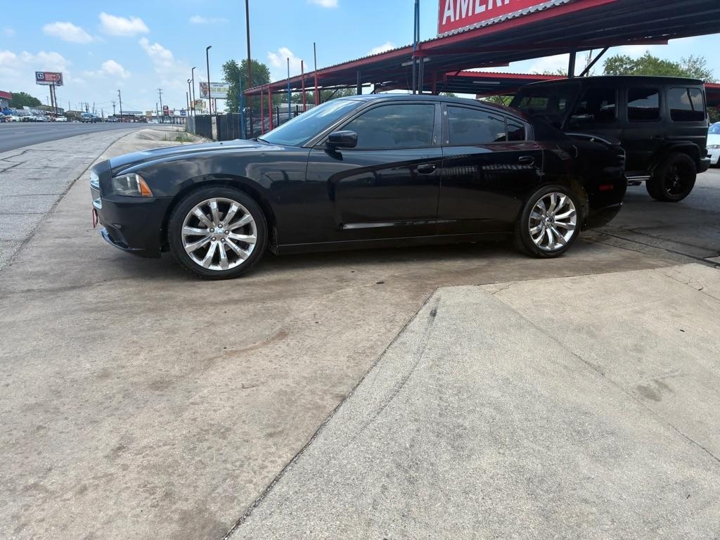 Dodge Charger SE 2012