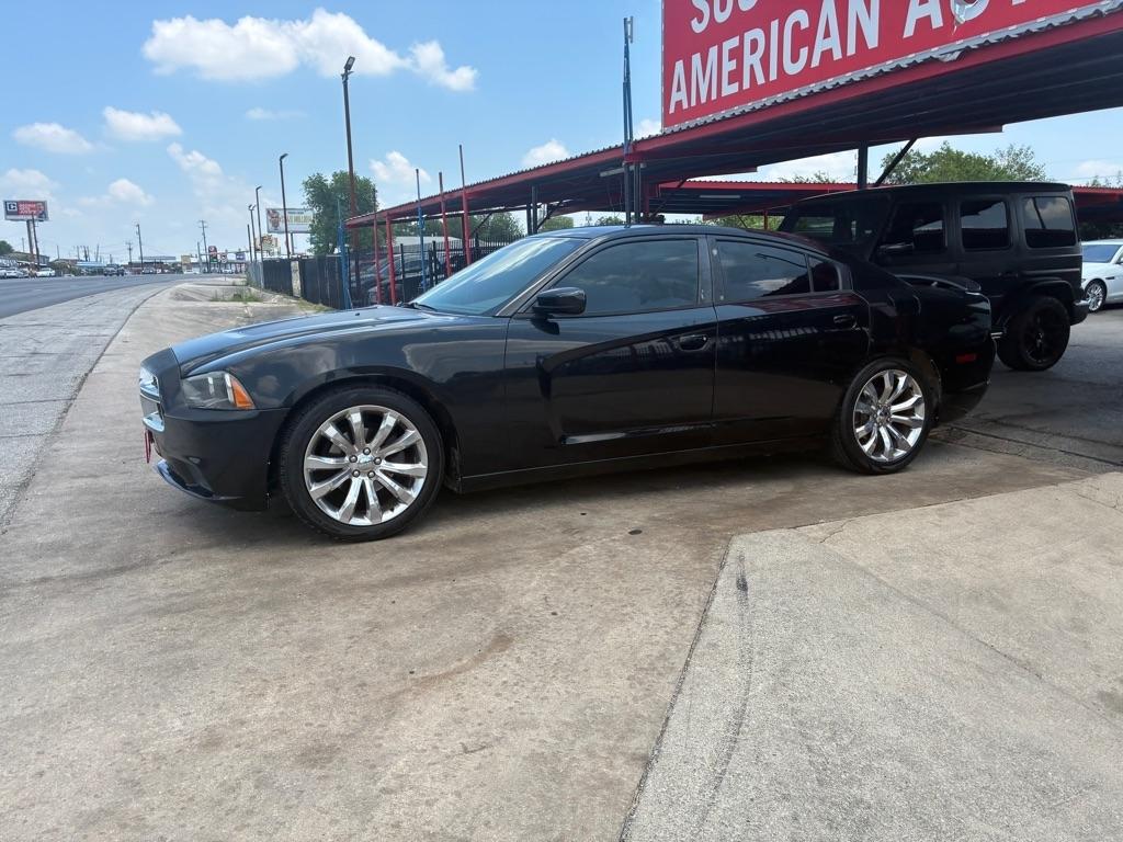 Dodge Charger SE 2012