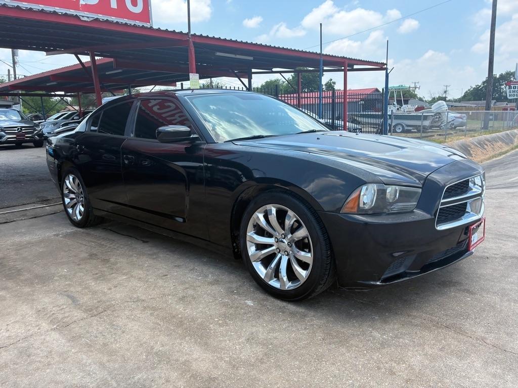 Dodge Charger SE 2012