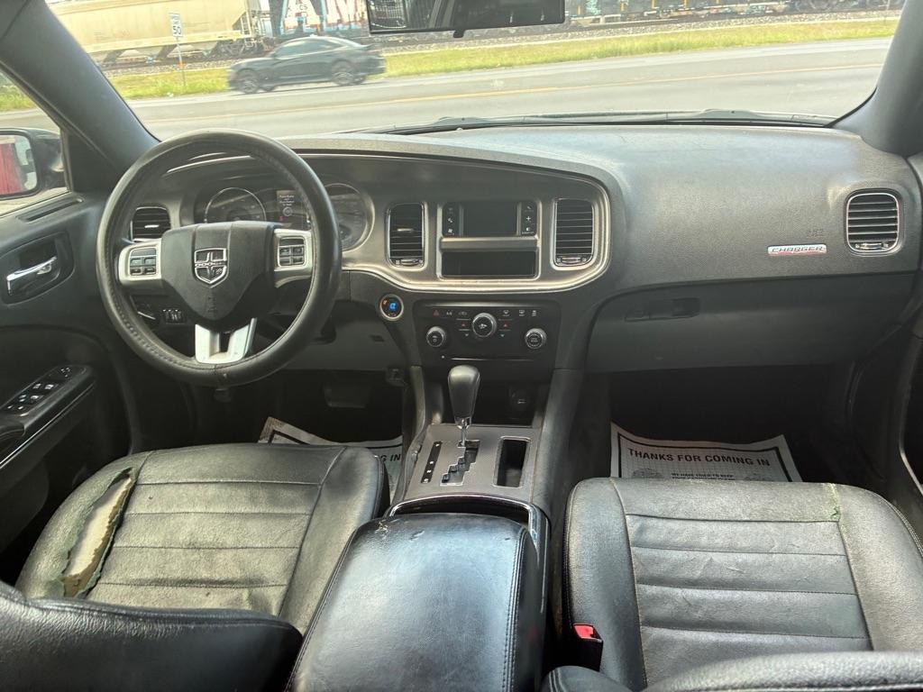 Dodge Charger SE 2012