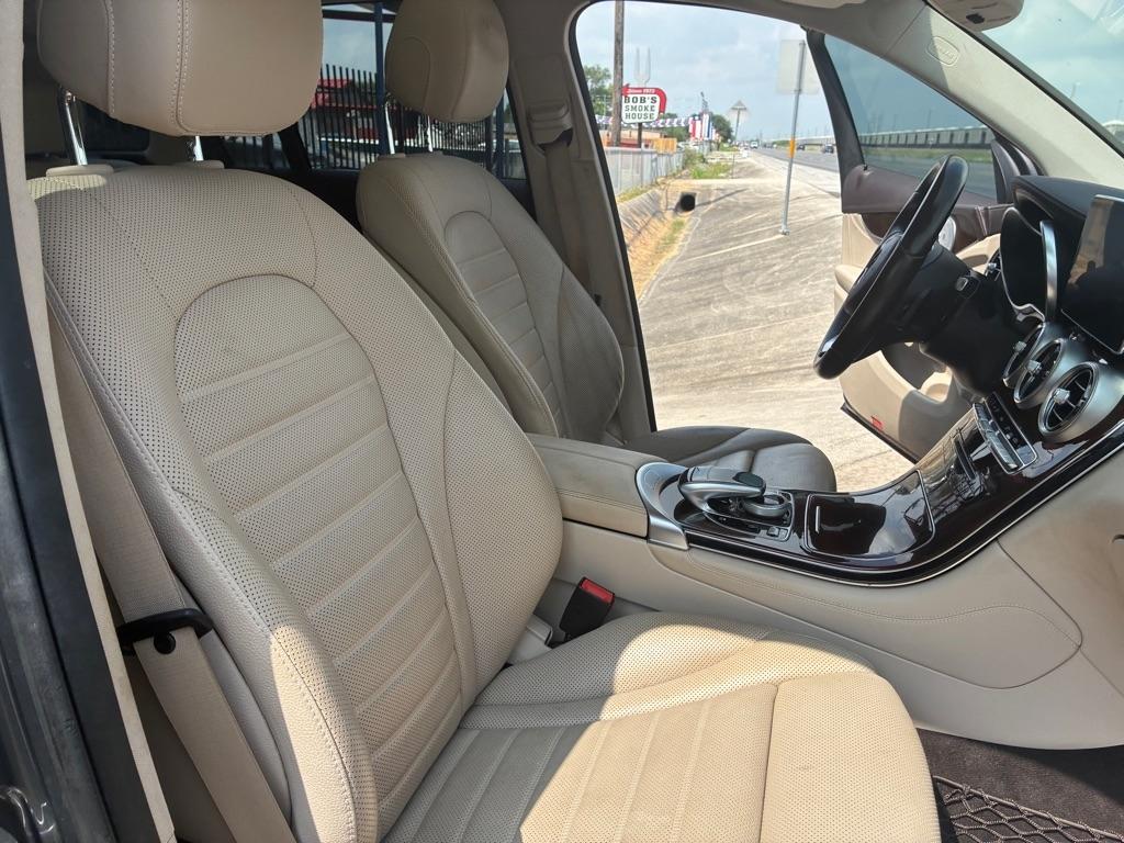 Mercedes-Benz GLC-Class GLC300 2017