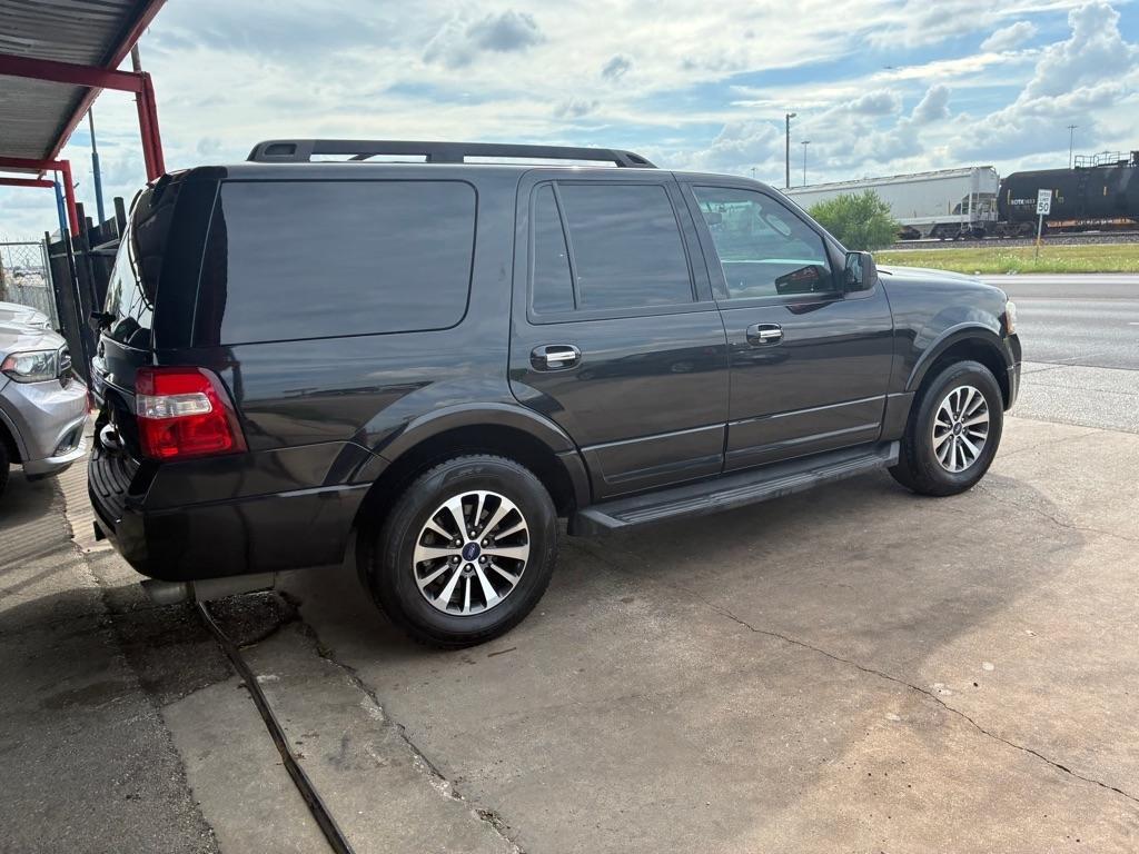 Ford Expedition XLT 2WD 2015