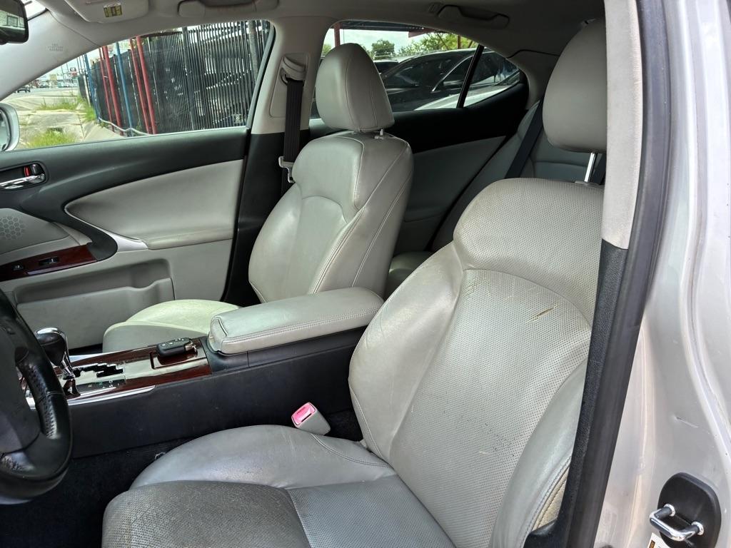 Lexus IS IS 250 6-Speed Manual 2006