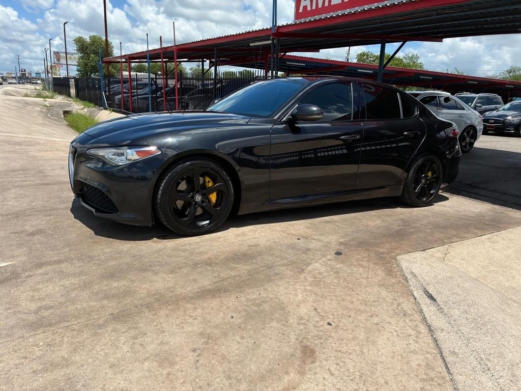 2017 Alfa Romeo Giulia Base