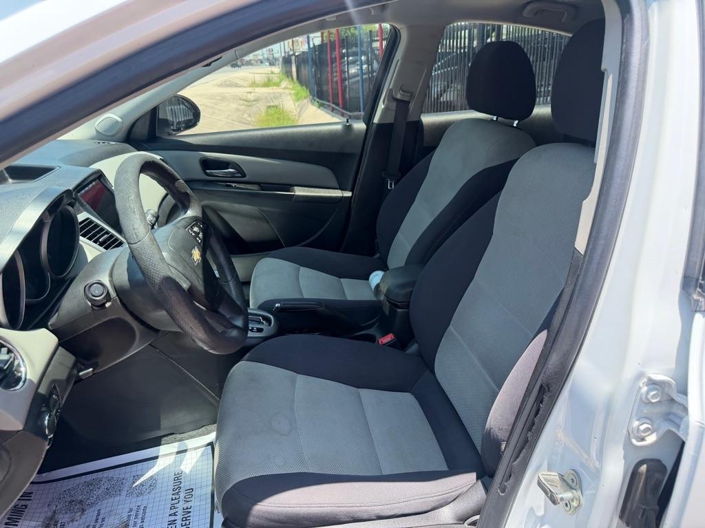 Chevrolet Cruze LS Auto 2014