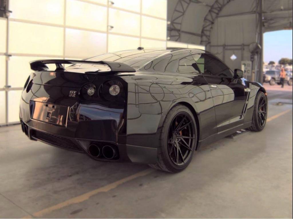 Nissan GT-R Coupe 2010