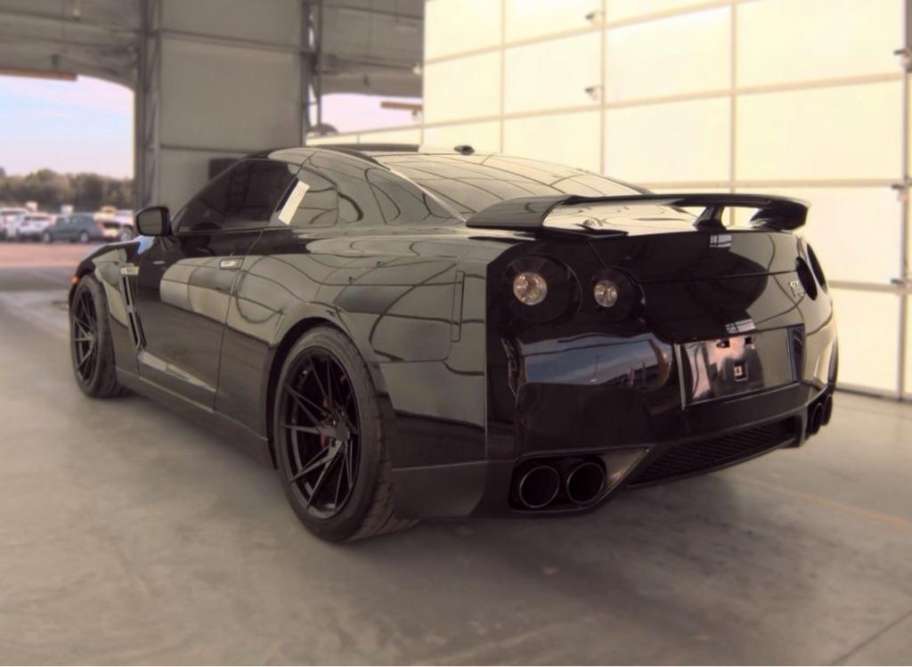 Nissan GT-R Coupe 2010